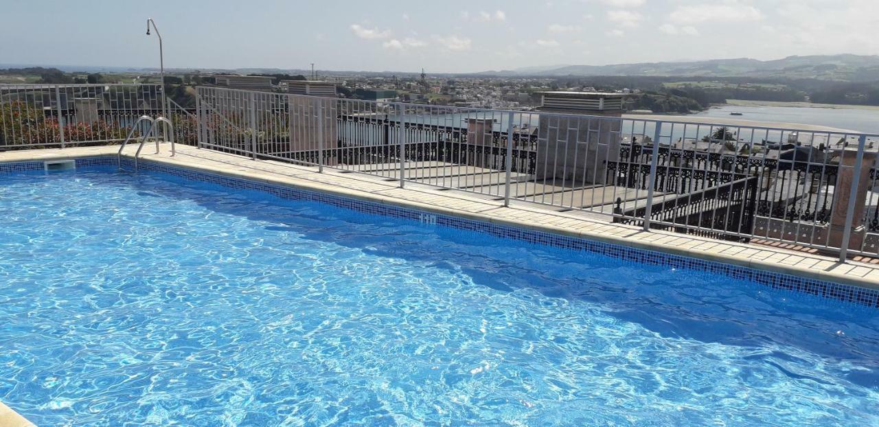Atico Centrico Con Piscina Comunitaria Lejlighed Ribadeo Eksteriør billede